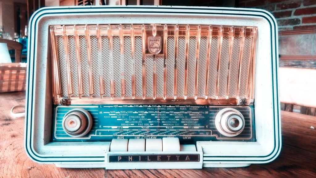 Restaurirani lapaški radio s Bluethootom
