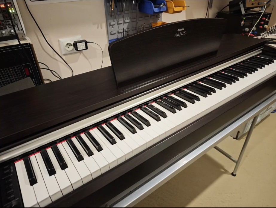 Yamaha Arius