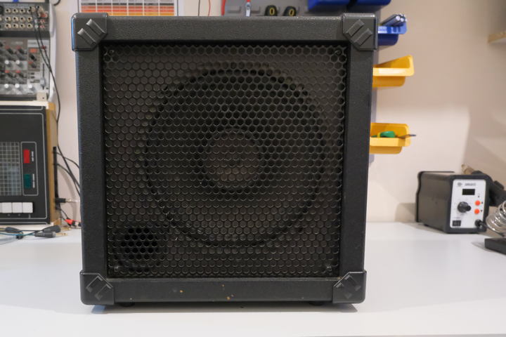 Roland Cube-30